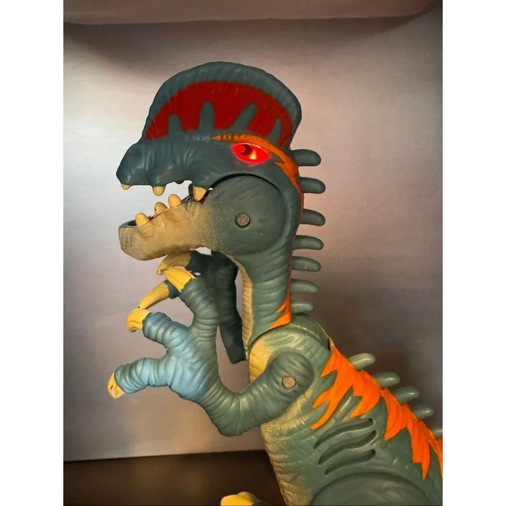 Playskool Heroes Jurassic World SFX Dilophosaurus JW Park Dinosaur Light Up Eyes